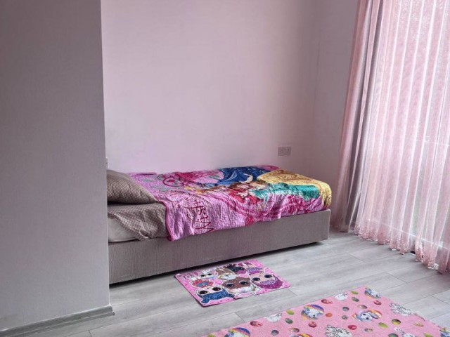 Alsancak 2+1 Wohnung zu vermieten