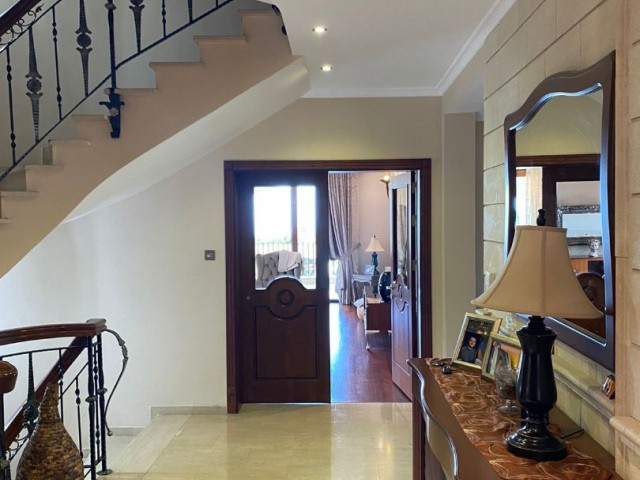 GIRNT CITY-CENTER 4 STOREY VILLA FOR SALE 