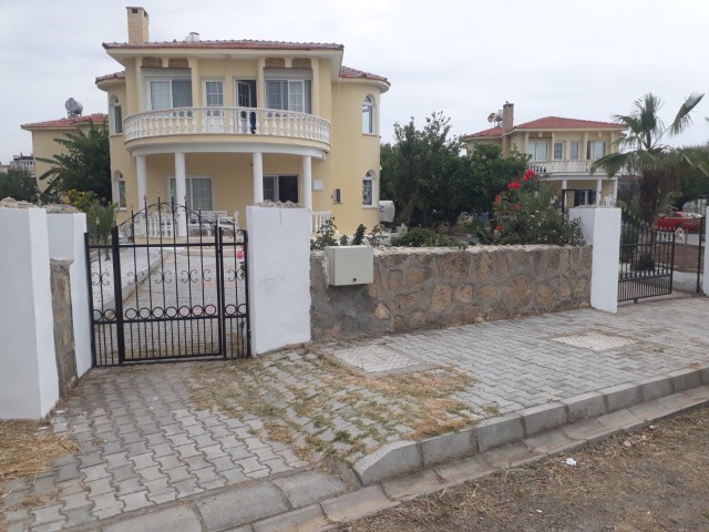 Kyrenia-Karsiyaka Luxusvilla zum Verkauf 4+3