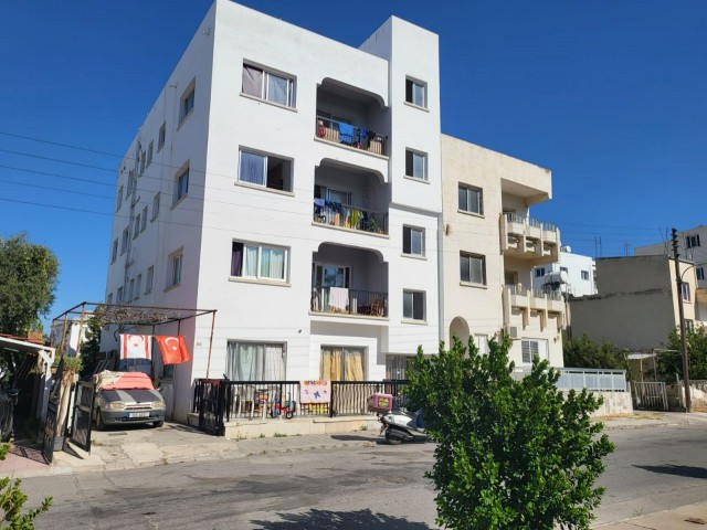 Building with 4 Flats for Sale in the Center of Nicosia