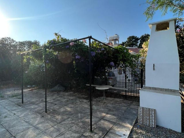 Bungalow with 3 bedrooms and a garden in a quiet area of Karsiyaka (available for rent)