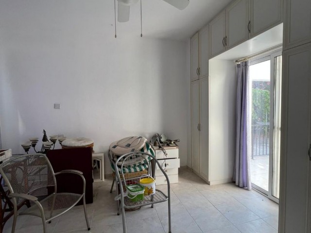 Bungalow with 3 bedrooms and a garden in a quiet area of Karsiyaka (available for rent)