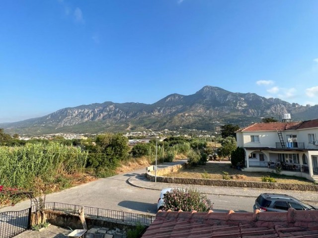 Bungalow with 3 bedrooms and a garden in a quiet area of Karsiyaka (available for rent)