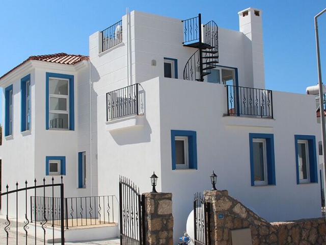 GIRNE KARSIYAKA 3+1 SATILIK VILLA. İngilizce, Türkçe, Rusça konuşuyoruz.