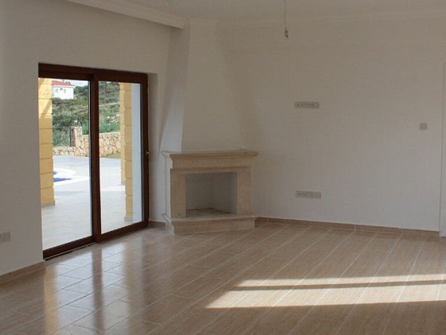 GIRNE KARSIYAKA 3+1 SATILIK VILLA. İngilizce, Türkçe, Rusça konuşuyoruz.