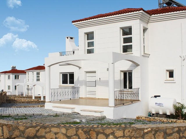 GIRNE KARSIYAKA 4+1 SATILIK VILLA. İngilizce, Türkçe, Rusça konuşuyoruz.