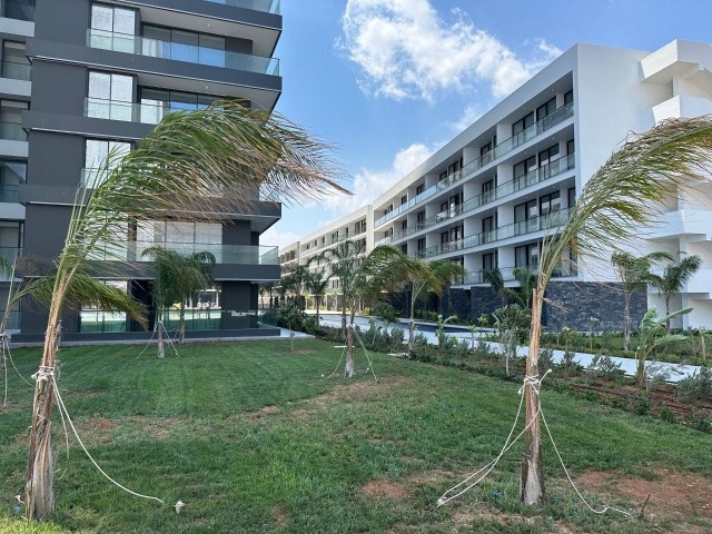 1+1 flat for sale in the Grand Sapphire complex, in the Long Beach area of the pier. We speak Turkis