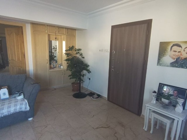 In the center of Kyrenia, on 4 floors of a 4-storey building, 130 M2 equivalent title. 18 years old flat for sale. price 115 thousand pounds