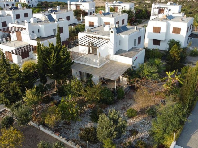 Villa zum Verkauf in Famagusta - Tatlısu 4+1