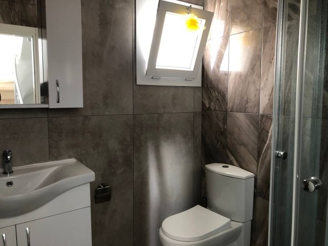 Girne - Alsancak'ta, 3+1 ikiz villa satılık. Mobilyalı, beyaz eşyalı, havuz, şömine, İngiliz okuluna 100 metre mesafede. Türkçe, Rusça ve İngilizce konuşuyoruz