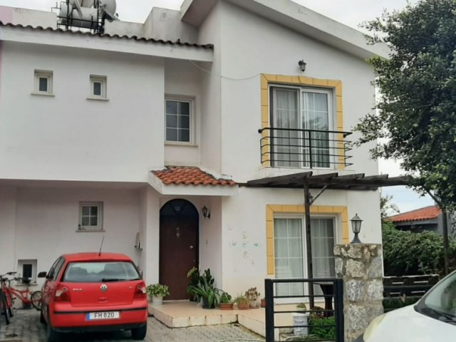 Duplex 3+1 Wohnung zum Verkauf mit herrlichem Garten in Kyrenia Bogaz