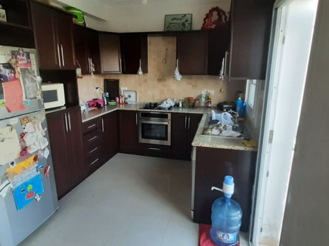 Duplex 3+1 Wohnung zum Verkauf mit herrlichem Garten in Kyrenia Bogaz