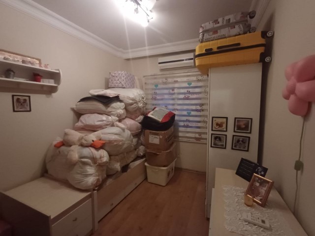 KYRENIA CENTER 2+1 WOHNUNG ZU VERKAUFEN. Wir sprechen Englisch, Türkisch, Russisch.