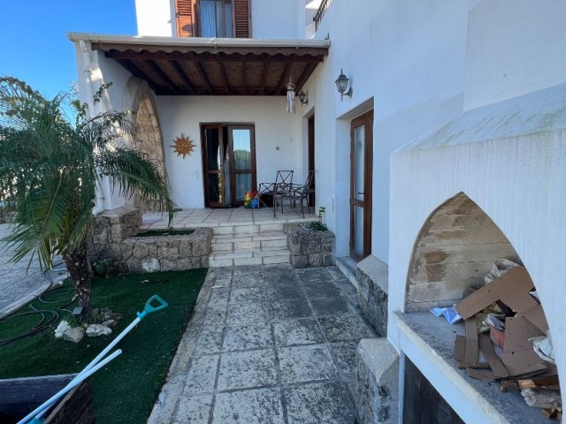 KYRENIA - KARSIYAKA VILLA FOR RENT 3+1.