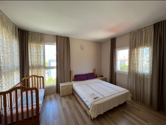 Girne - Karşıyaka, Denize Yakın, 3+1 Mobilyalı Villa Satılık, 550m2 Arsa