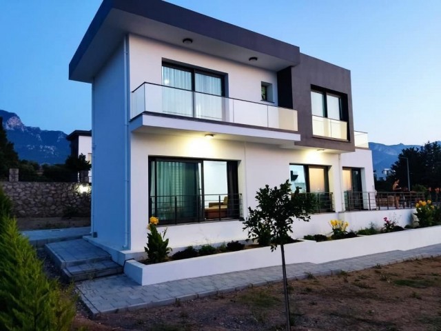 Kyrenia - Catalkoy 4+1 villa for sale with a large garden, fully furnished. We speak Turkish, Englis