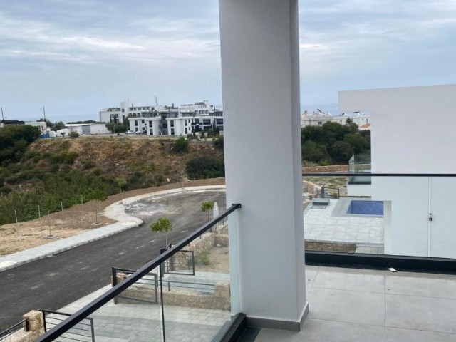 Kyrenia - Catalkoy 4+1 Villa zum Verkauf mit großem Garten, komplett möbliert. Wir sprechen Türkisch, Englisch, Russisch