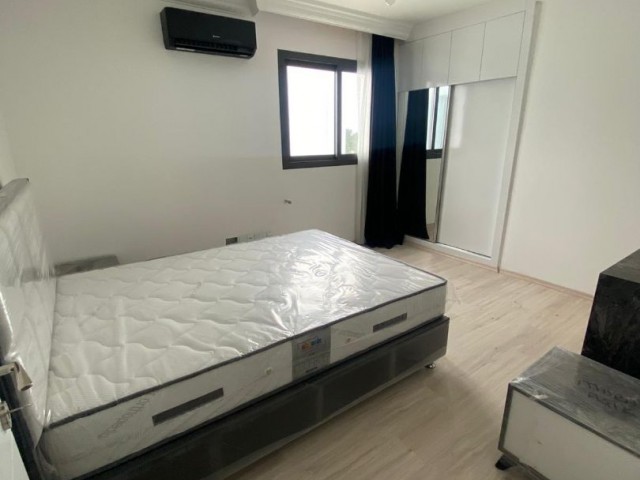 Girne - Karaoğlanoğlu'nda kiralık 3+1 villa, yeni mobilyalar, aletler, yüzme havuzu ile. 