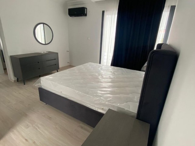 Girne - Karaoğlanoğlu'nda kiralık 3+1 villa, yeni mobilyalar, aletler, yüzme havuzu ile. 