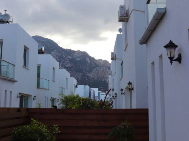 KYRENIA - KARSIAYKA VILLA 2+2 ZU VERKAUFEN.