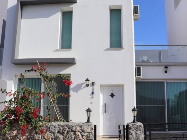 2+2 villa for sale in Girne-Karşıyaka, 250 meters from the sea.