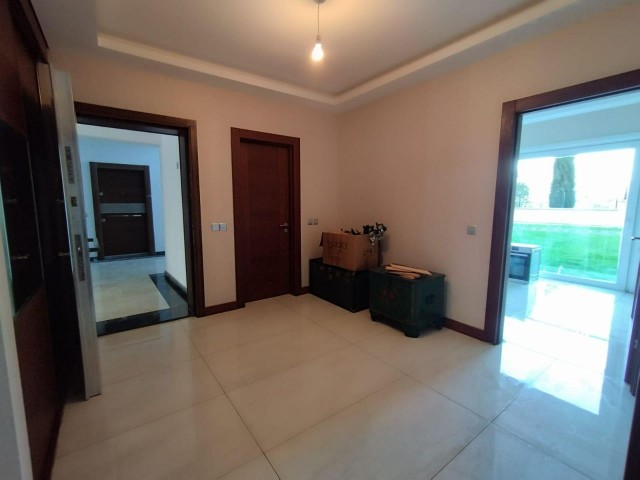 Spacious and fully furnished 3+1 flat for sale in the center of Kyrenia, 300 meters from the sea. We speak Turkish, Russian, English