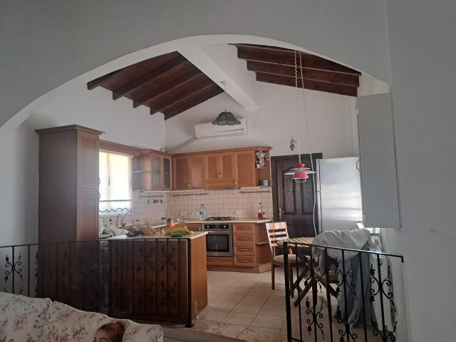 3+1 villa for sale with 700 m2 garden, 500 meters from the sea, in Kyrenia Çatalköy