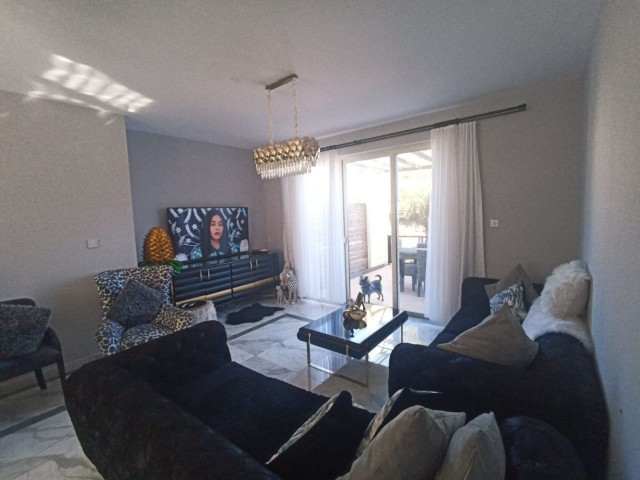 Fully luxuriously furnished, spacious 2+1 flat in Gırne Esentepe