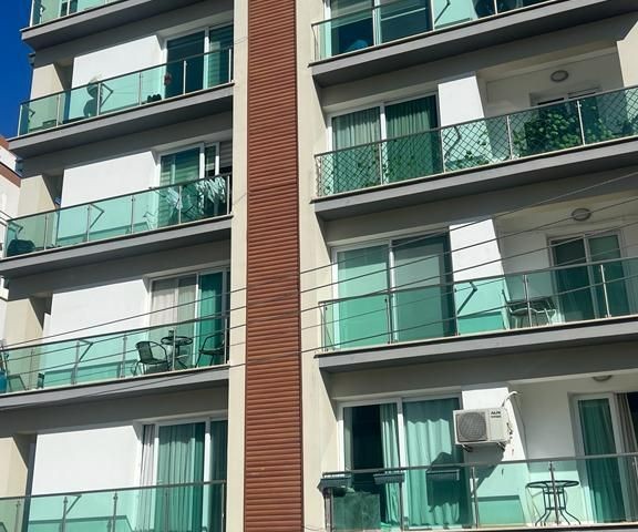 Komplett möblierte 2+1-Wohnung zum Verkauf im Zentrum von Kyrenia mit Aufzug