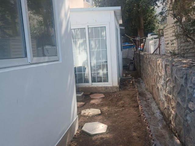2+1-Wohnung im Erdgeschoss mit Garten zum Verkauf in Kyrenia Lapta
