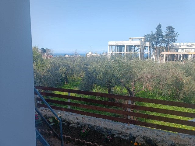 Ground floor 2+1 flat with garden for sale in Kyrenia Lapta