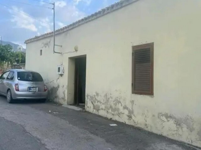 Detached house on 320 m2 land for investment in Kyrenia Esentepe