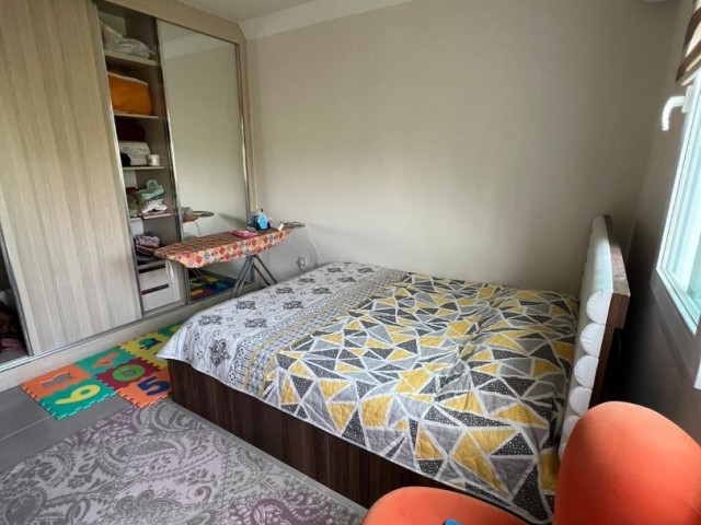 3-Zimmer-Wohnung zur Miete in Karaoğlanoğlu. Monatliche Bezahlung. 1 Miete + 2 Kaution + 1 Provision.