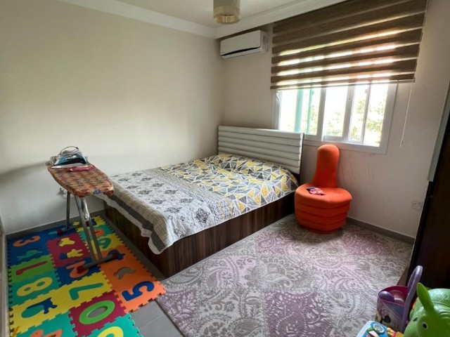 3-Zimmer-Wohnung zur Miete in Karaoğlanoğlu. Monatliche Bezahlung. 1 Miete + 2 Kaution + 1 Provision.