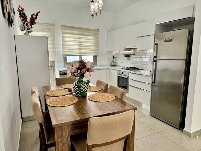 Kyrenia – Alsancak. 2+1 Wohnung mit Garten zum Verkauf im Luxuskomplex Milos Park