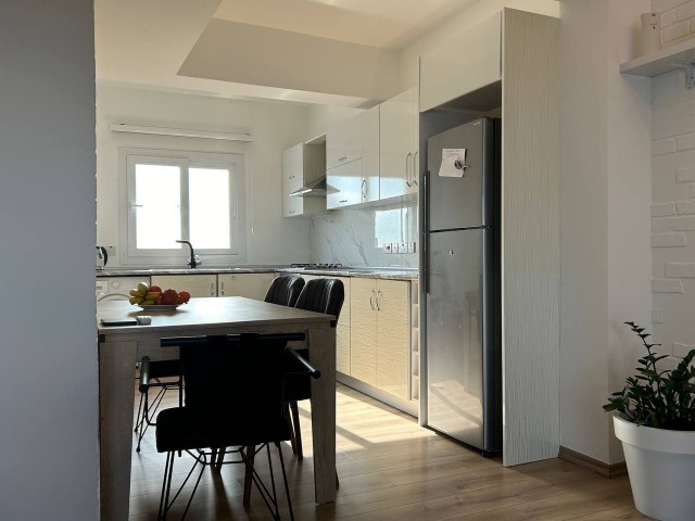 Famagusta, Wohnung zu verkaufen - 2+1 Penthouse mit Meerblick, 40m2 Terrasse, möbliert.