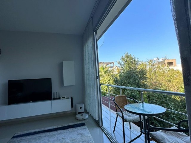 1+1 Wohnung mit Meerblick zum Verkauf in Karaolanoglu