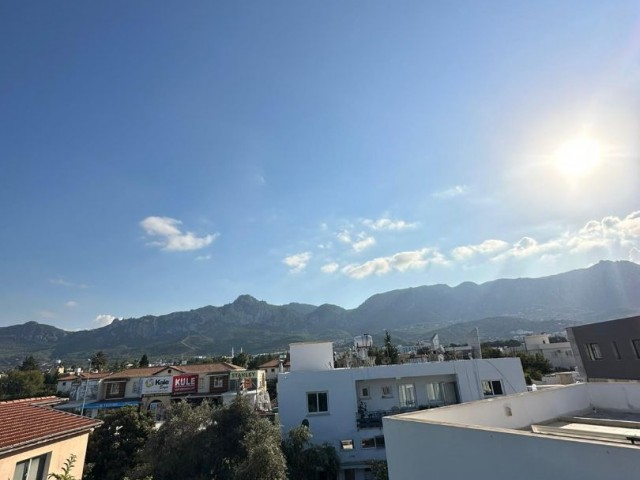 1+1 Wohnung mit Meerblick zum Verkauf in Karaolanoglu