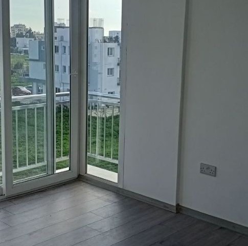 Gazimağusa - Çanakkale, mobilyalı, beyaz eşyalı satılık yeni daire 2+1