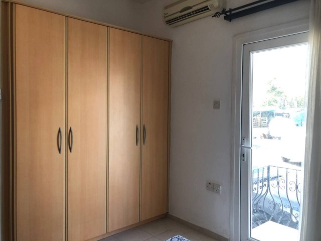 Möblierte 2+1-Wohnung mit Pool zum Verkauf in Kyrenia-Alsancak. Herabgesetzter Preis.