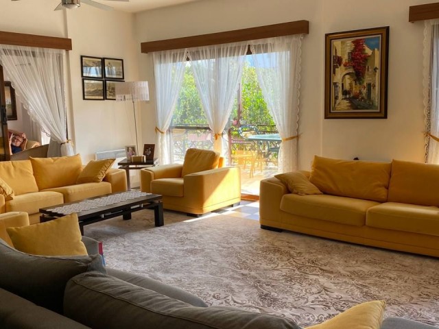 4+1 villa with sea and mountain views is for sale in Famagusta - Tatlısu. Furnished, with white goods. We speak Turkish, Russian, English and German