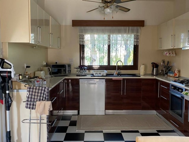 4+1 villa with sea and mountain views is for sale in Famagusta - Tatlısu. Furnished, with white goods. We speak Turkish, Russian, English and German