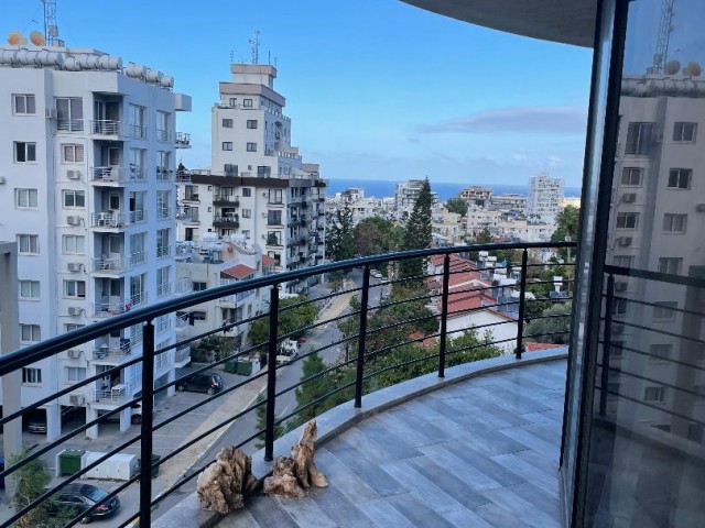 KYRENIA – Oberes Kyrenia, 2+1 Wohnung zum Verkauf im Barış Park-Bereich.