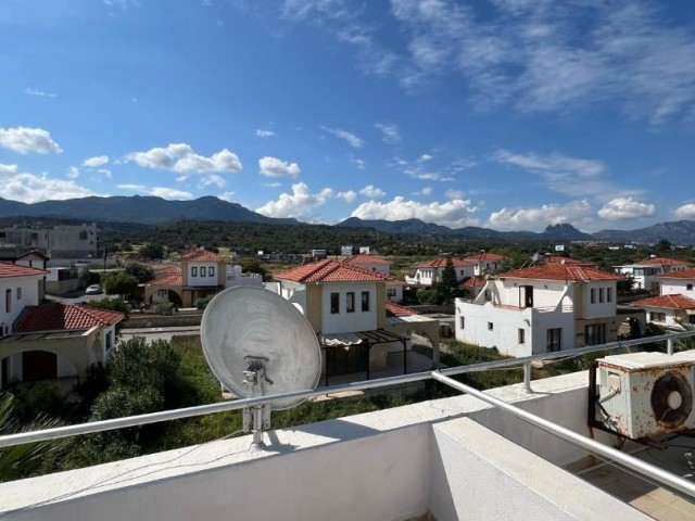 In Esentepe, a 2+1 apartment is available for daily rent. Just 2 minutes to the sea.