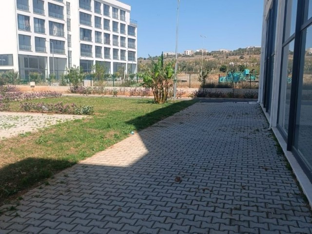 Penthouse flat for sale in a newly completed site in Güzelyurt Kalkanlı