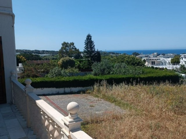 4+1 freistehende Villa zum Verkauf mit herrlichem Berg- und Meerblick in Edremit, Kyrenia