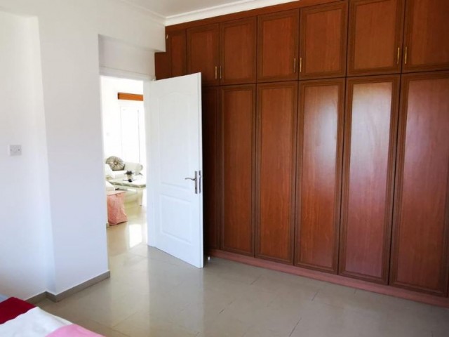 3+1 furnished apartment for rent in Lapta within a complex with a pool