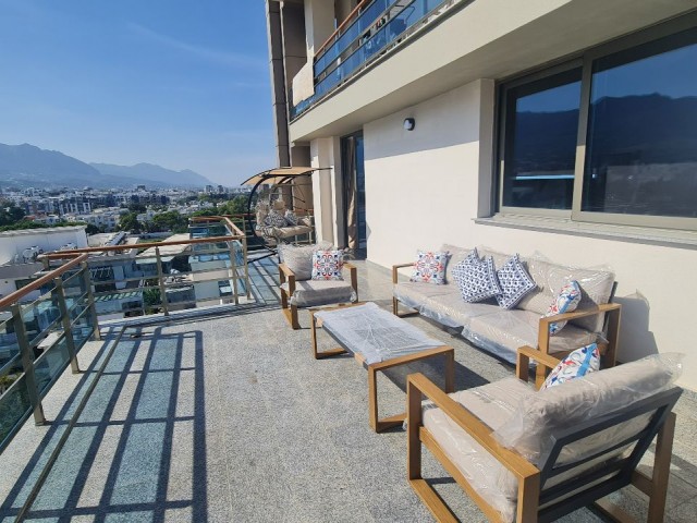 2+1 flat for sale in a prestigious residence in Kyrenia