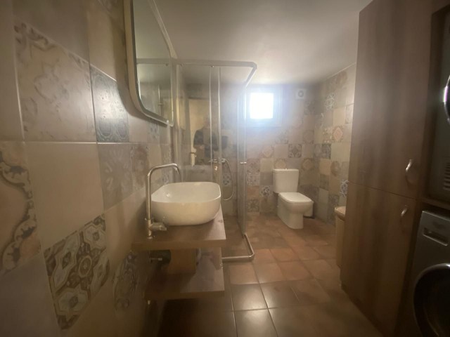 3+1 FANTASTISCHE WOHNUNG IN KÖŞKÜÇİFTLİK, NIKOSIA, KEINE KOSTEN, VOLLSTÄNDIG MÖBELT