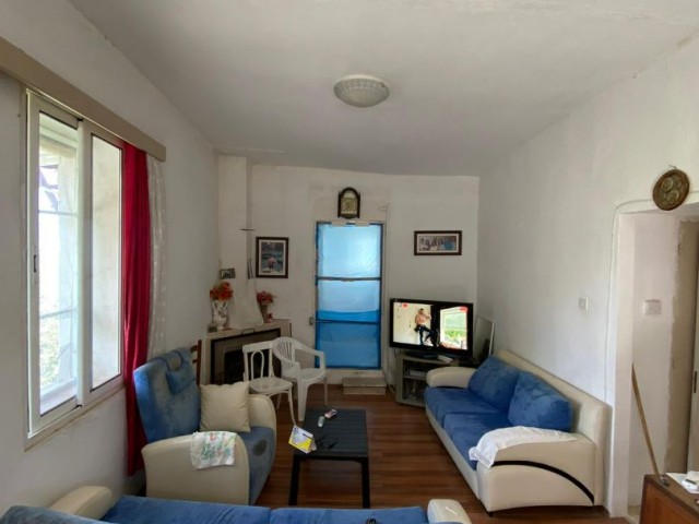 2+1 detached house for sale in Girne Karşıyaka